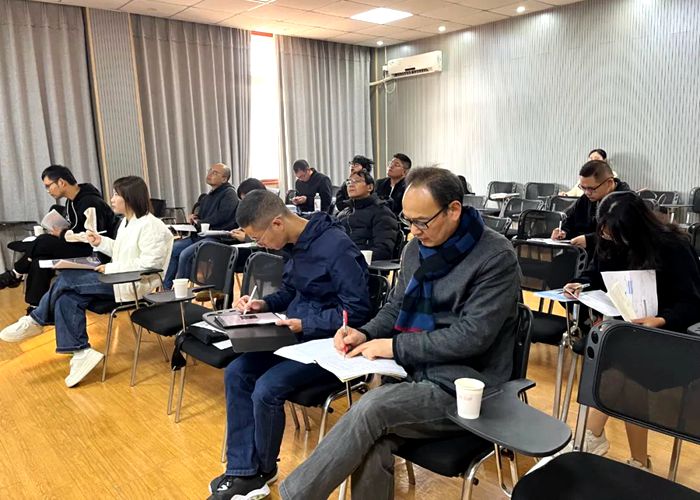 縣高中物理復(fù)習(xí)研討會在我校高中部舉行